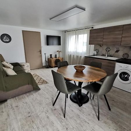 Gite - Chambres D'Hotes La Belle Helene Bressuire Kültér fotó