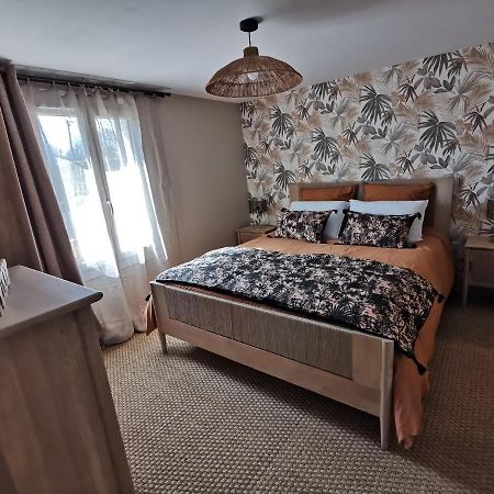 Gite - Chambres D'Hotes La Belle Helene Bressuire Kültér fotó