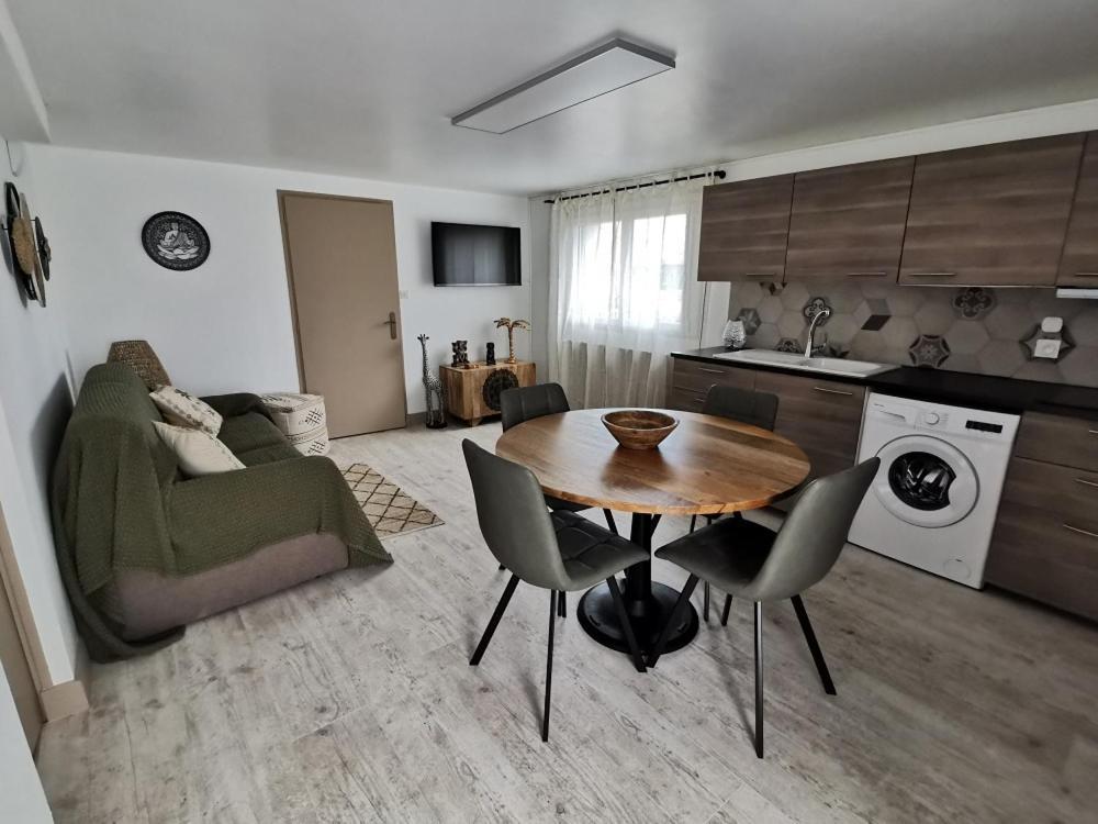 Gite - Chambres D'Hotes La Belle Helene Bressuire Kültér fotó