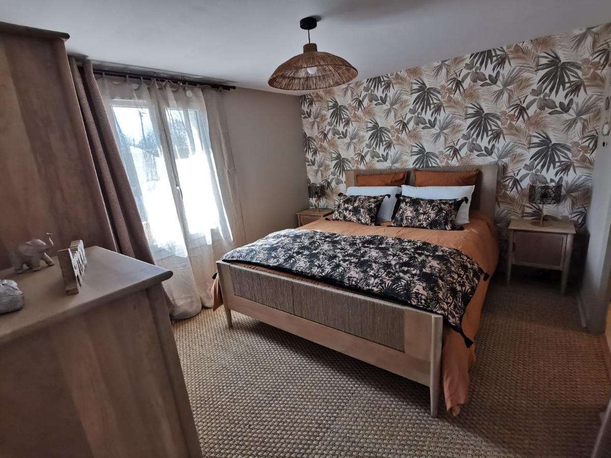 Gite - Chambres D'Hotes La Belle Helene Bressuire Kültér fotó