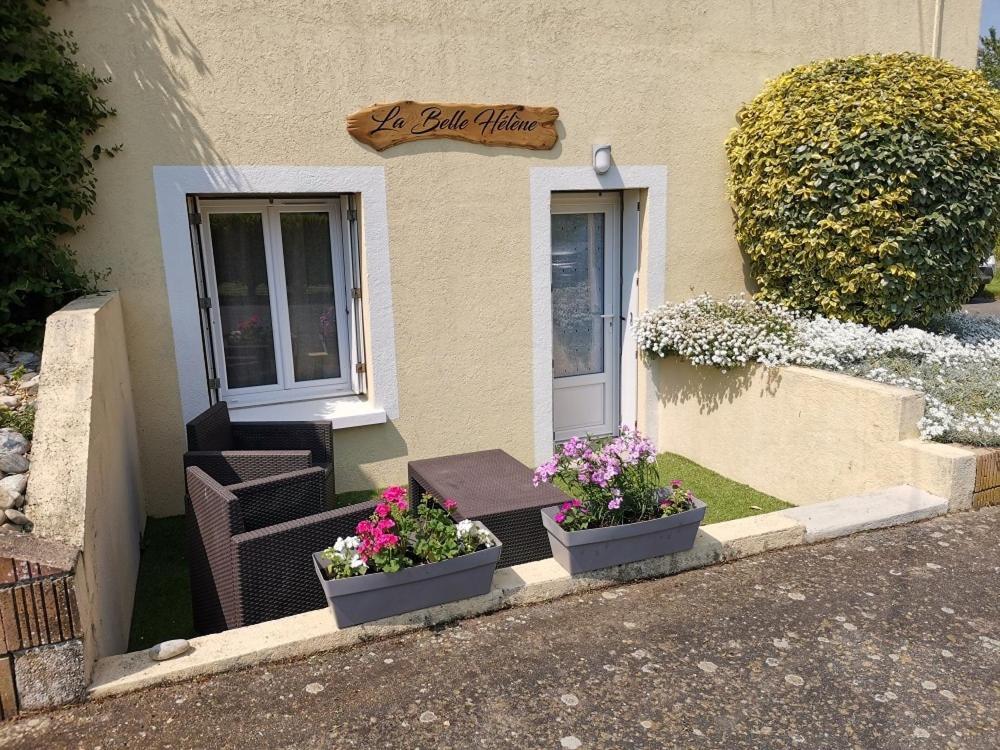 Gite - Chambres D'Hotes La Belle Helene Bressuire Kültér fotó
