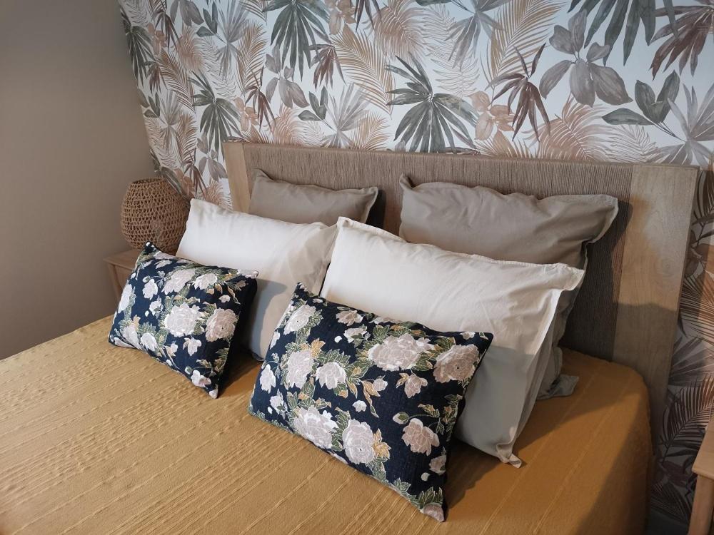 Gite - Chambres D'Hotes La Belle Helene Bressuire Kültér fotó